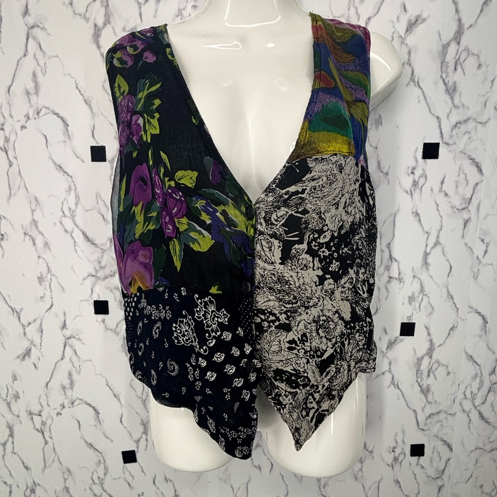 Vintage RETRO Brand Patchwork Floral Vest Women's Medium Boho Grandmacore Rayon